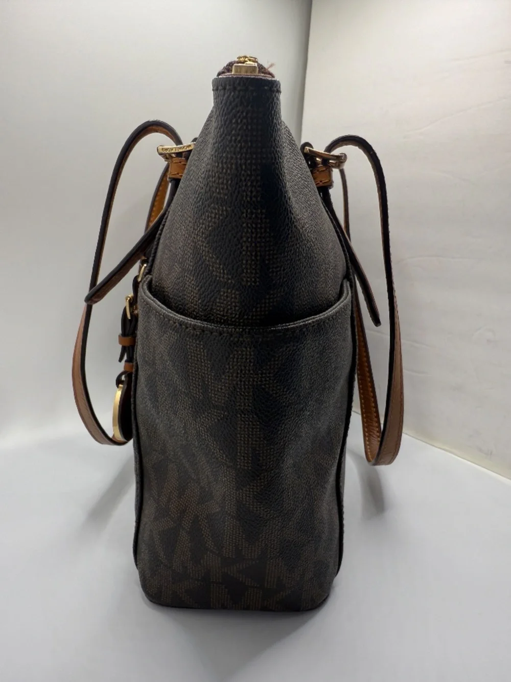CHIC MICHAEL KORS BROWM MONOGRAM TOTE BAG! (W/MK FOB)